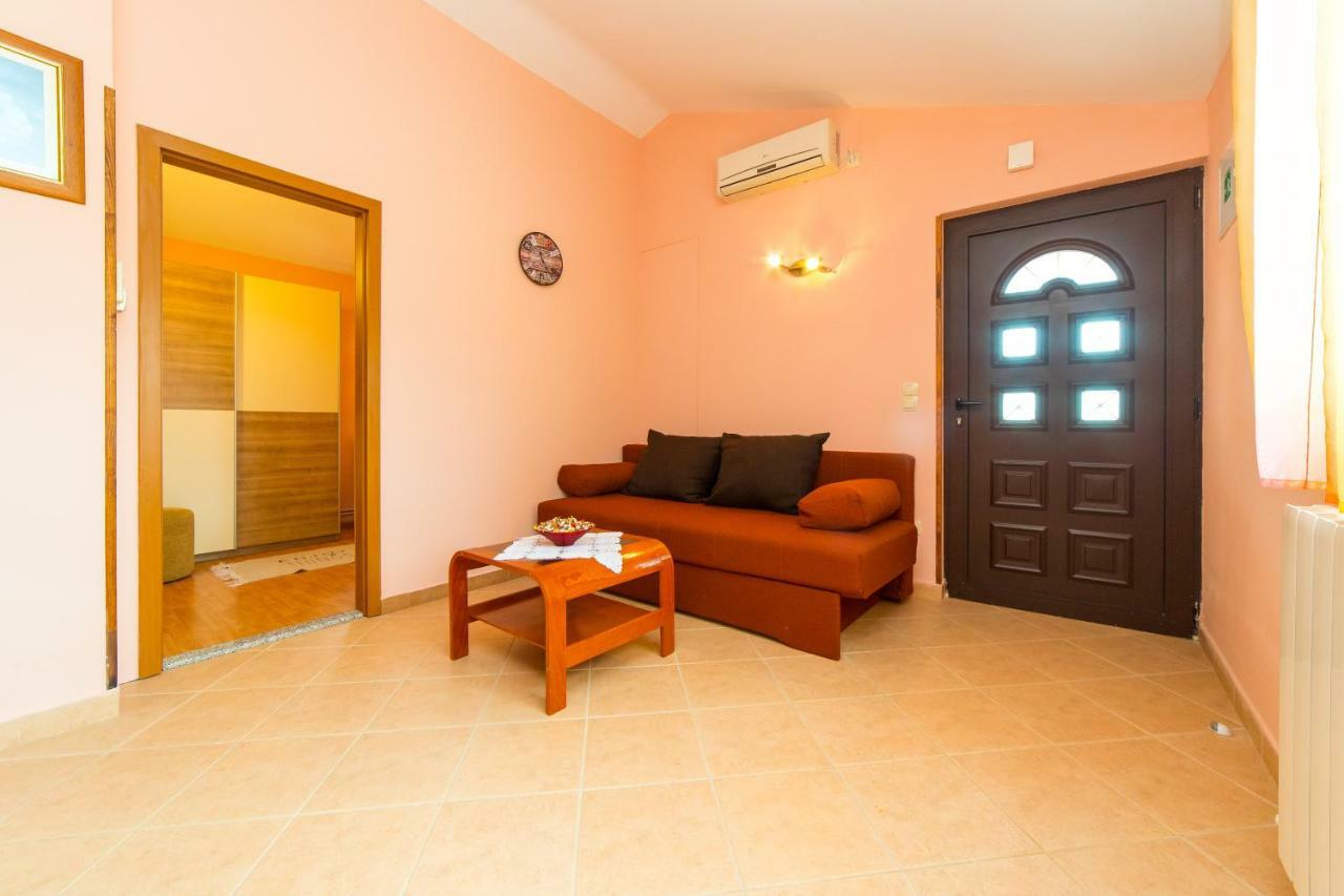 Holiday Home Ana Labin  Екстер'єр фото